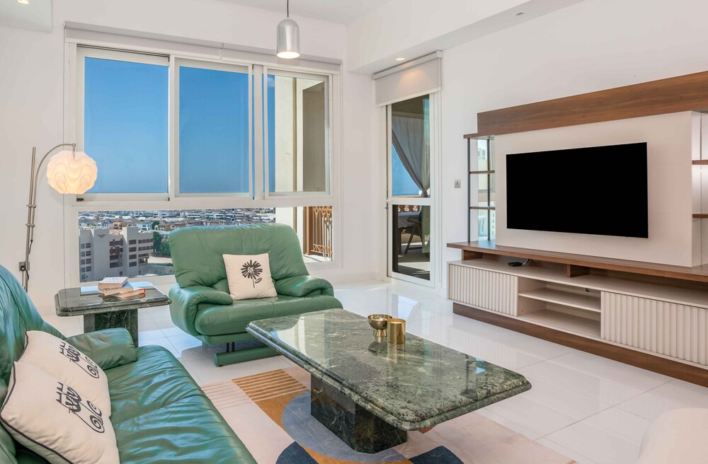 Spacious 2BR Marina Residence 4
