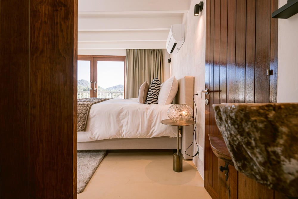 Can Furnet in Ibiza With 4 Bedrooms and 8 Bathrooms