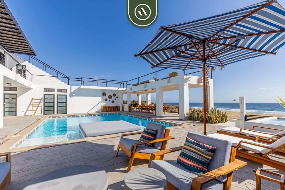 Oceanfront 10 BR Villa With Pool - Jacuzzi - Beach