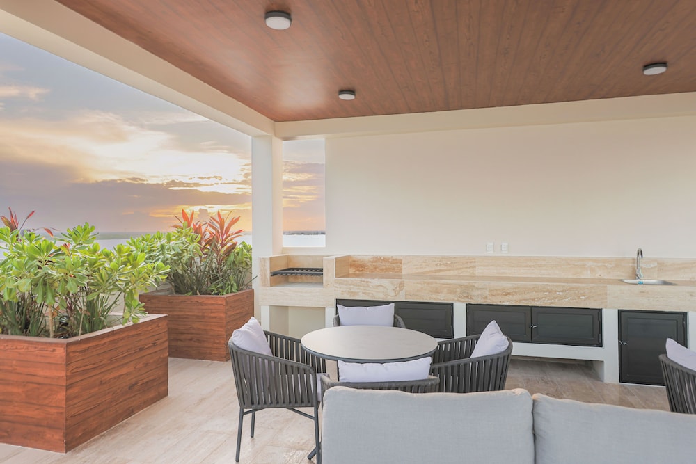 Distrito Puerto - Ocean & Mangrove Views