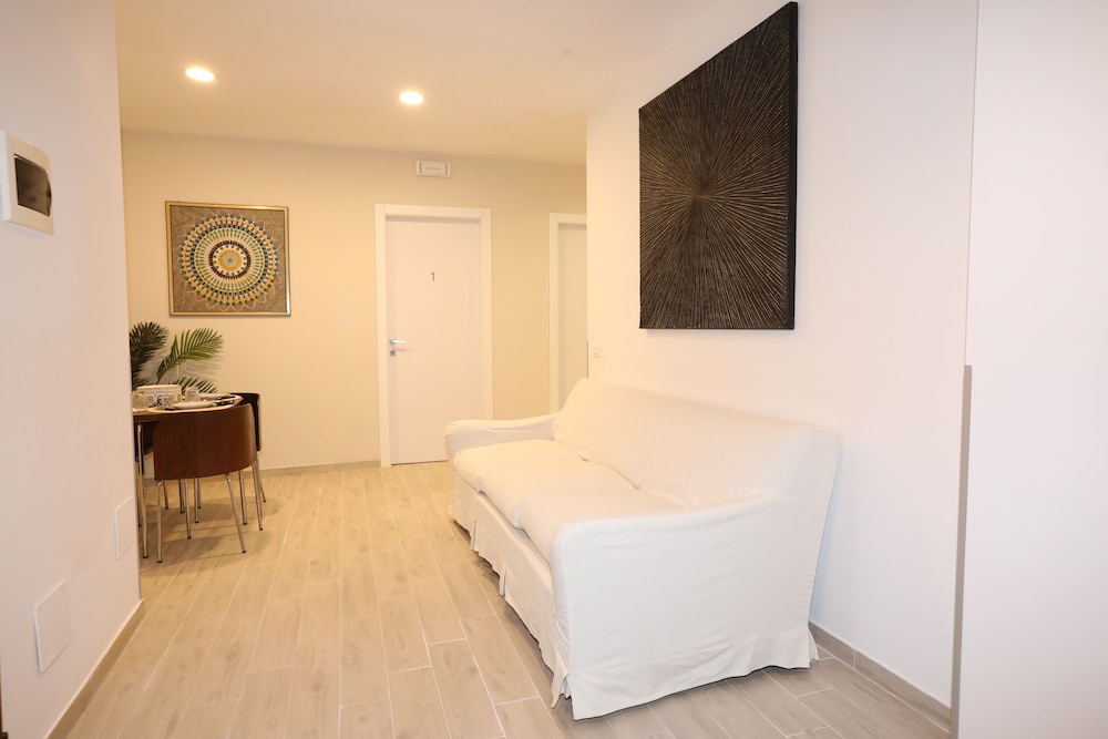 Unique Luxury Apartment and Rooms