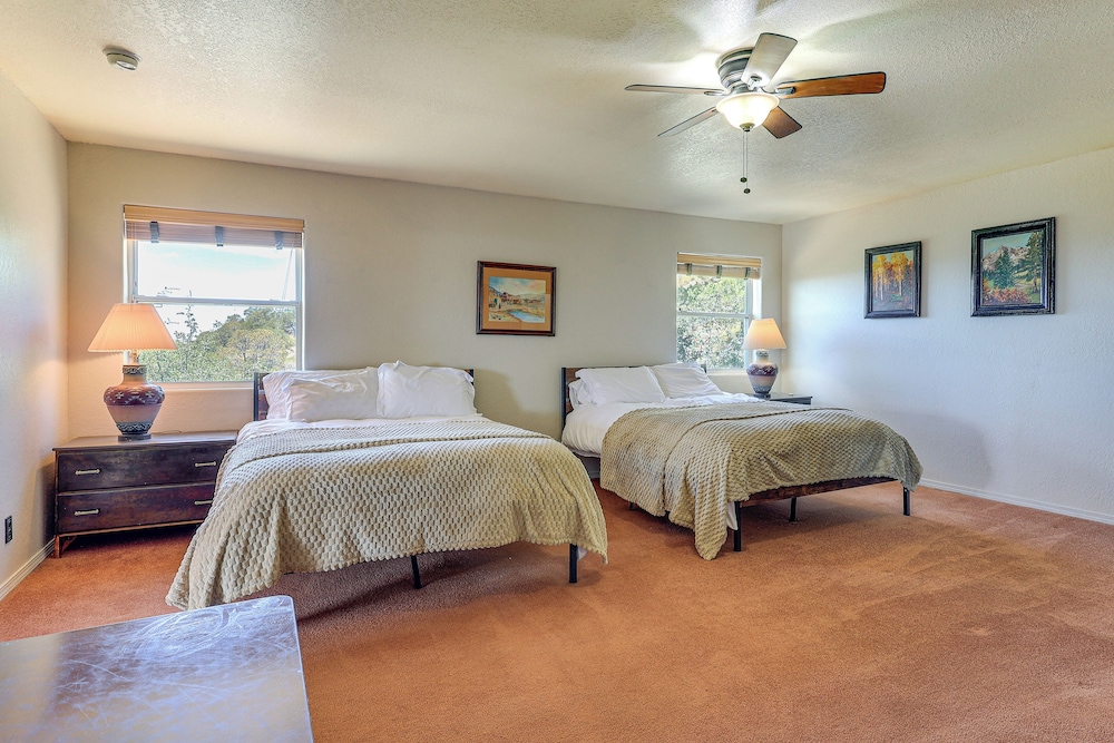 Panoramic Vistas & Pergola: Silver City Escape!