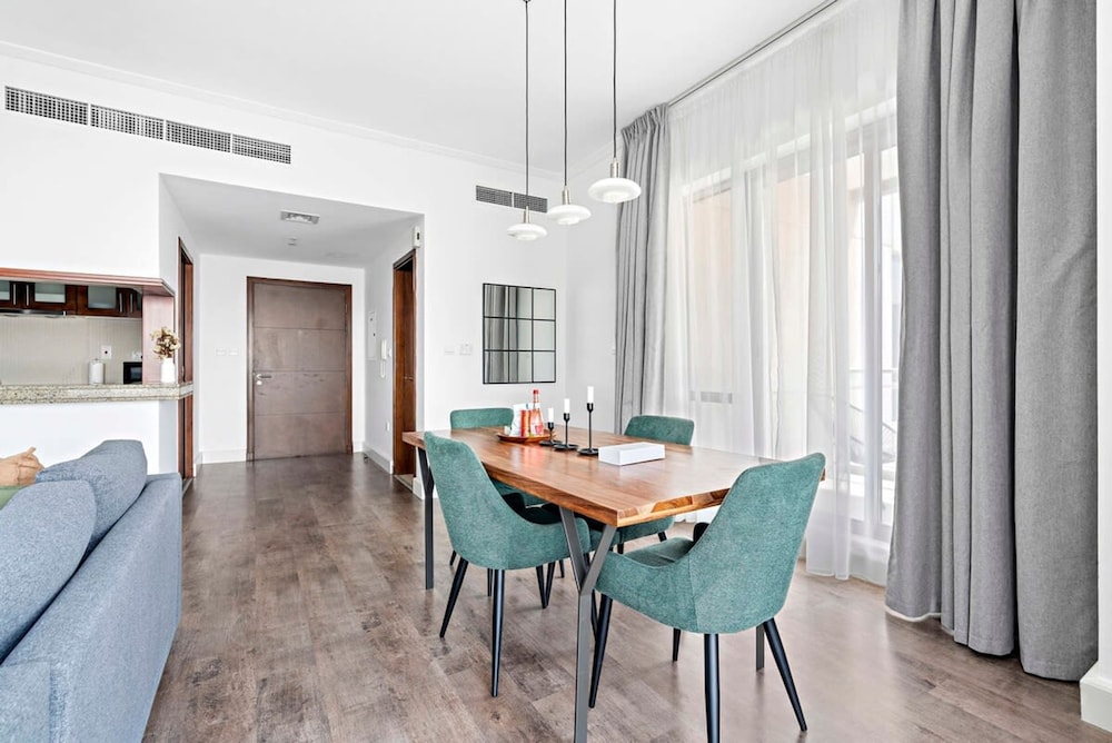 Silkhaus High Floor in Southridge Modern Tower