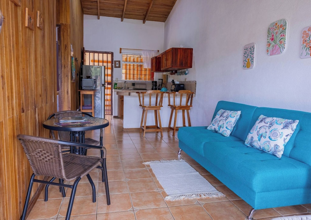 Cozy & Beautiful Casa Aire, Near Lake Park & Town