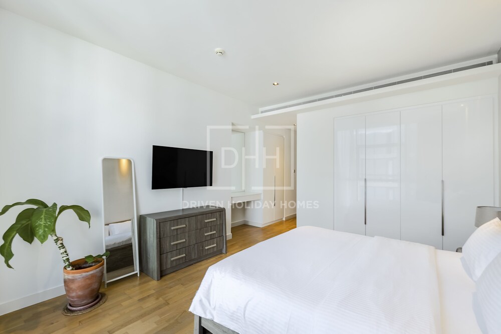 Driven Holiday Homes - City Walk 22