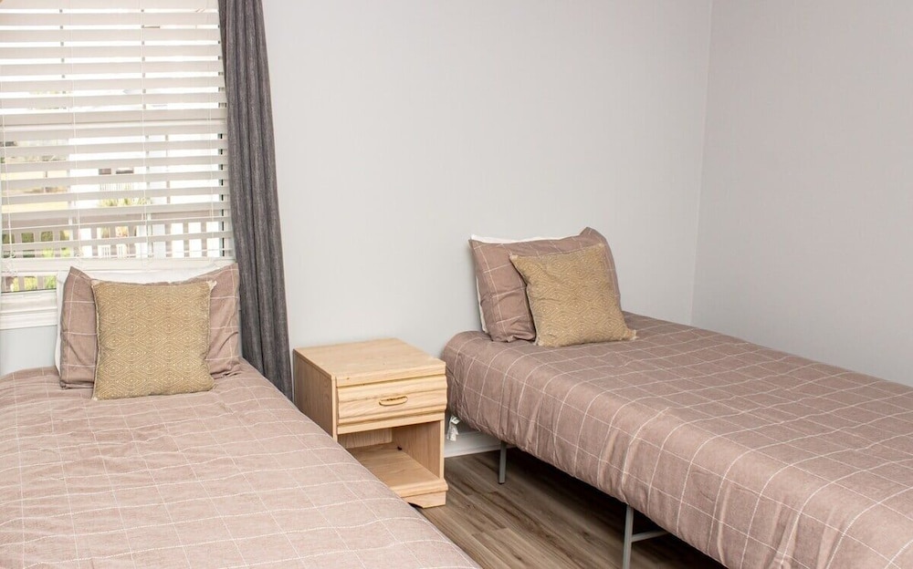 Waterway Village 18g 2 Bedroom Condo