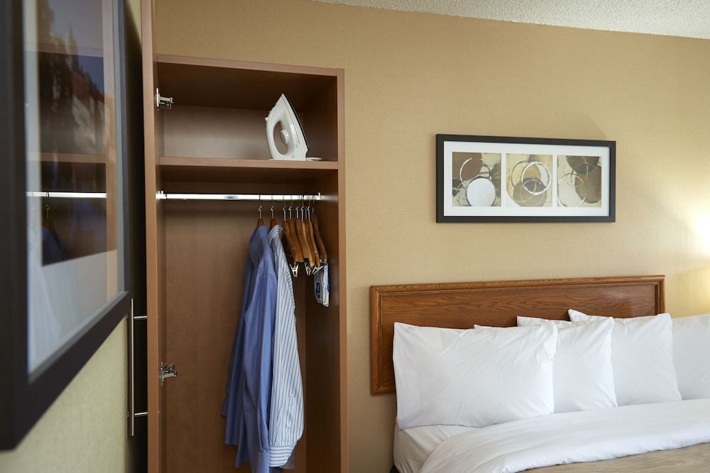 Brantford Vacations - Comfort Inn Brantford - Property Image 25