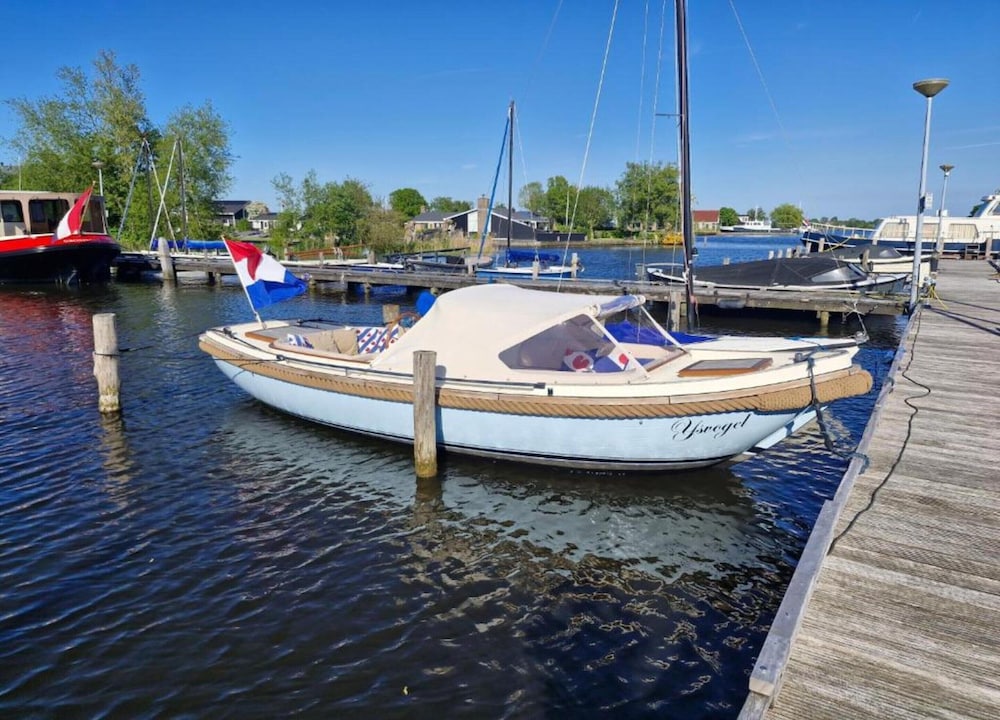 Holiday Home in Yn e Lijte With Water Sports