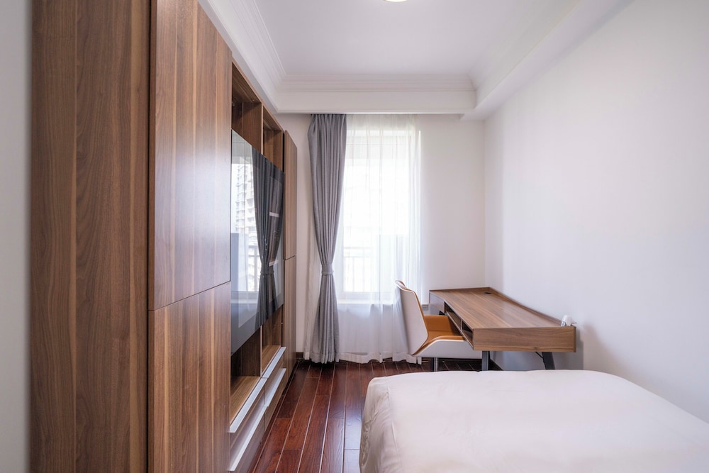 Tyms Xintiandi Elegant 3BR 2BA APT