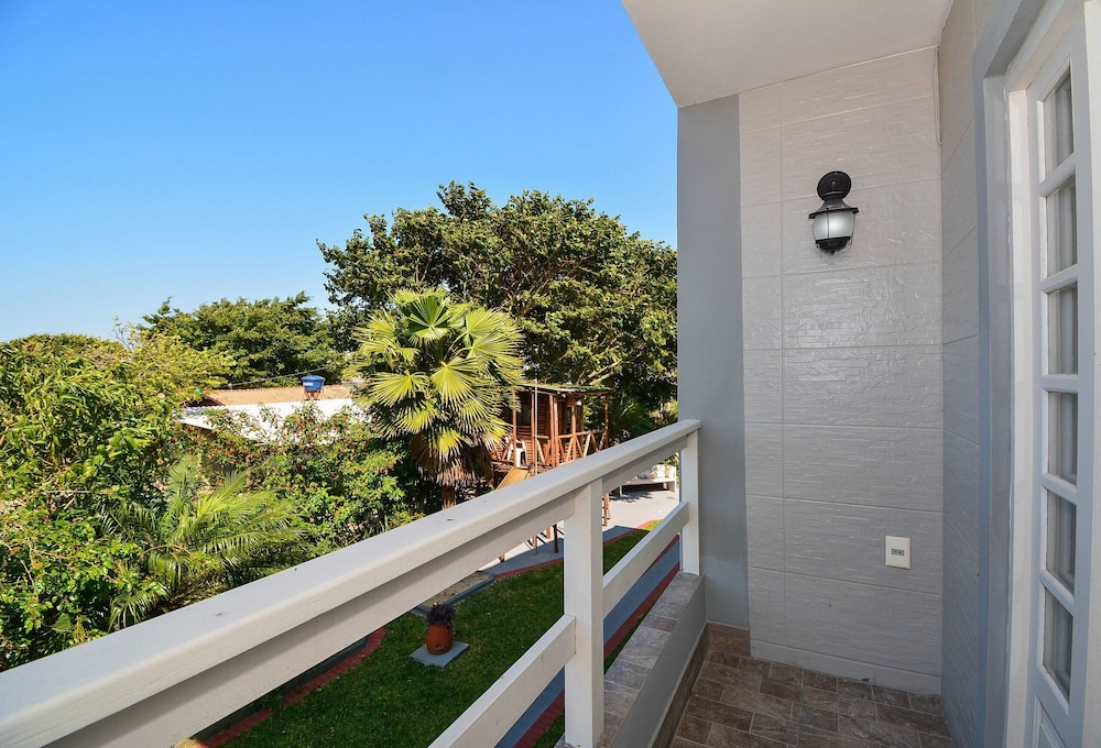 Ampla Casa com Piscina Ponta do Papagaio