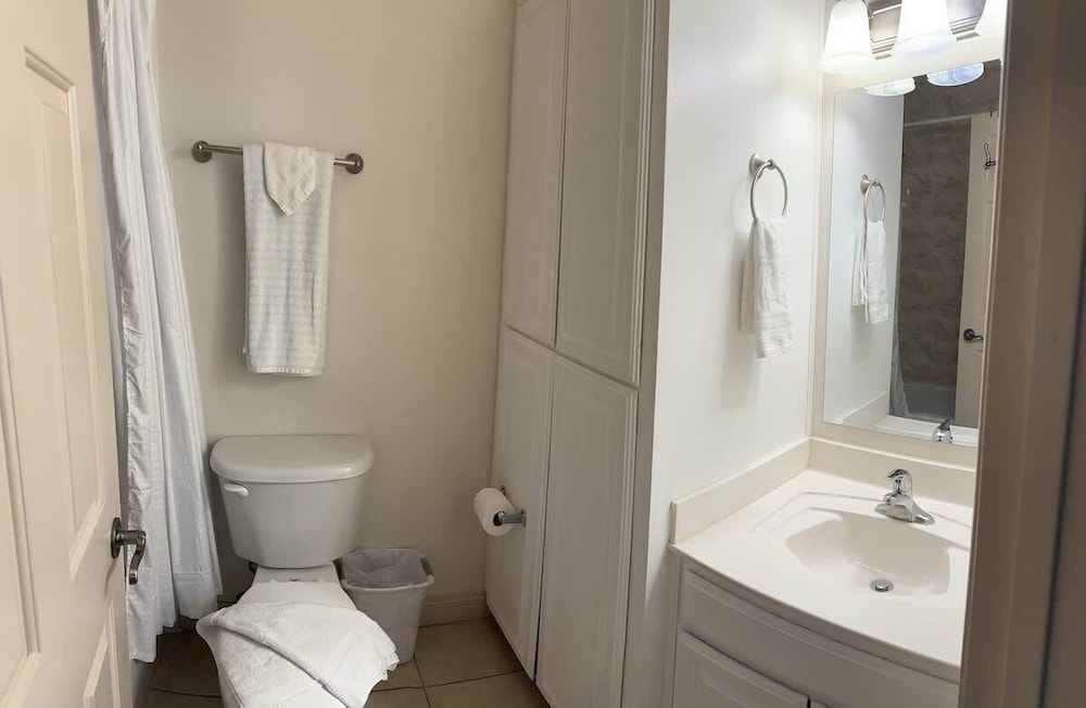 Family Friendly Beach Condo With Pool