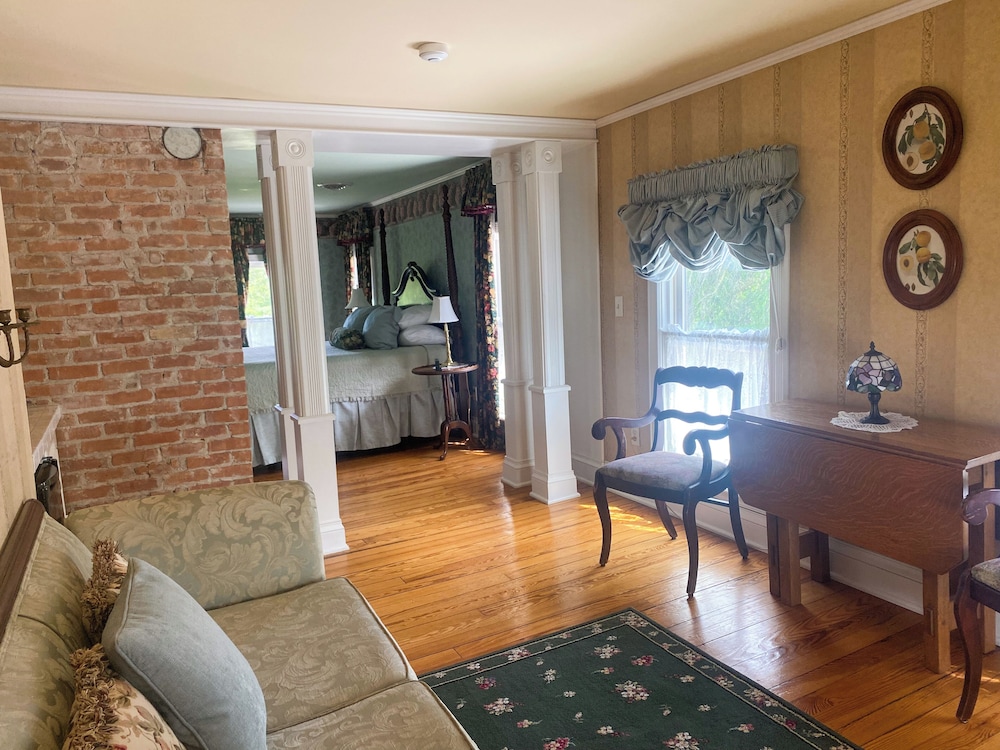 Springside Inn