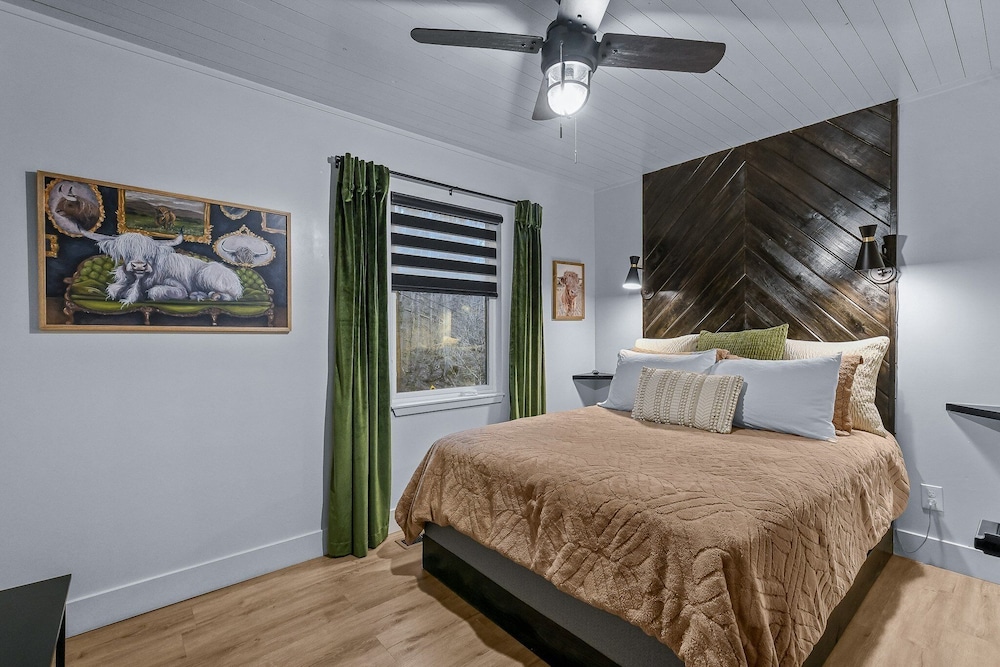 Creekside Retreat 3 Bedroom Cabin
