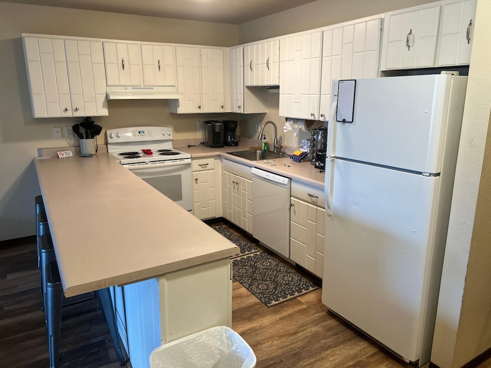 Dillon Valley East 2 Bed 2 Bath Dvjt
