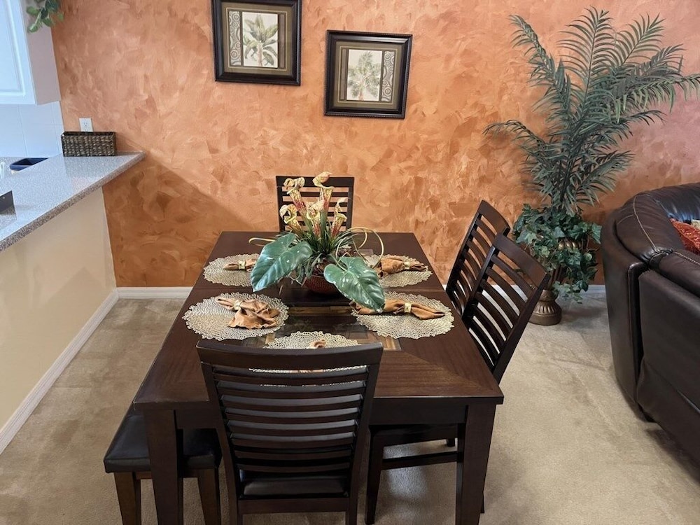 Kid Friendly Condo With Pool, Basketball, Bocce, Hot Tub, And More! 3 Bedroom Condo
