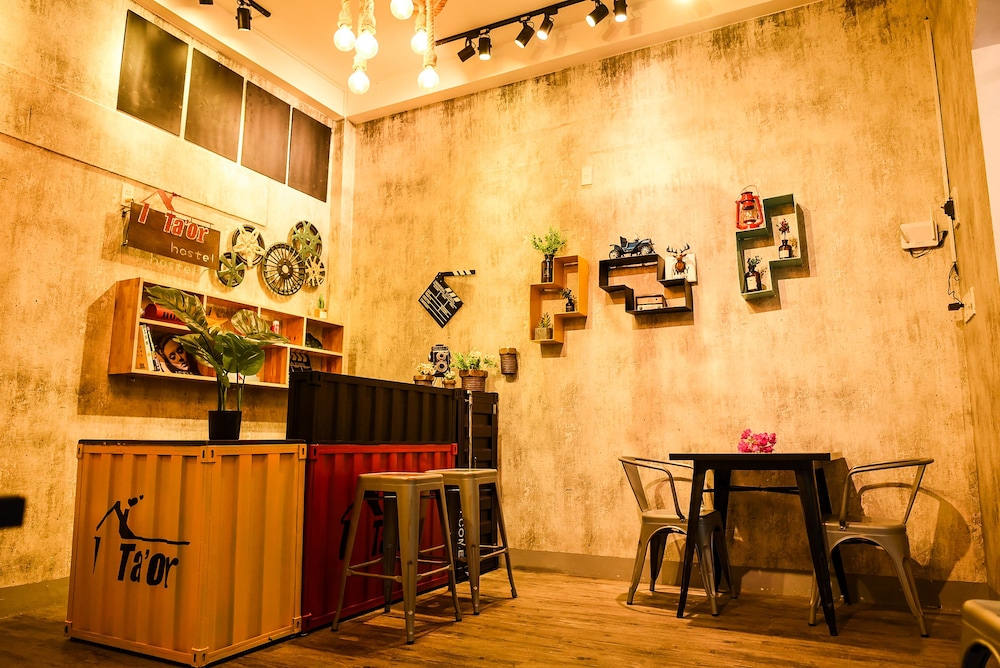 Ta'or Hostel