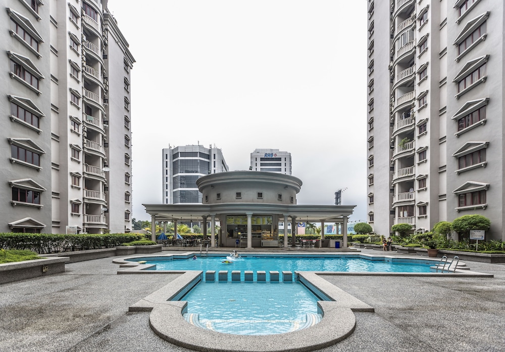 The Forum Condominium by Brassalova 76