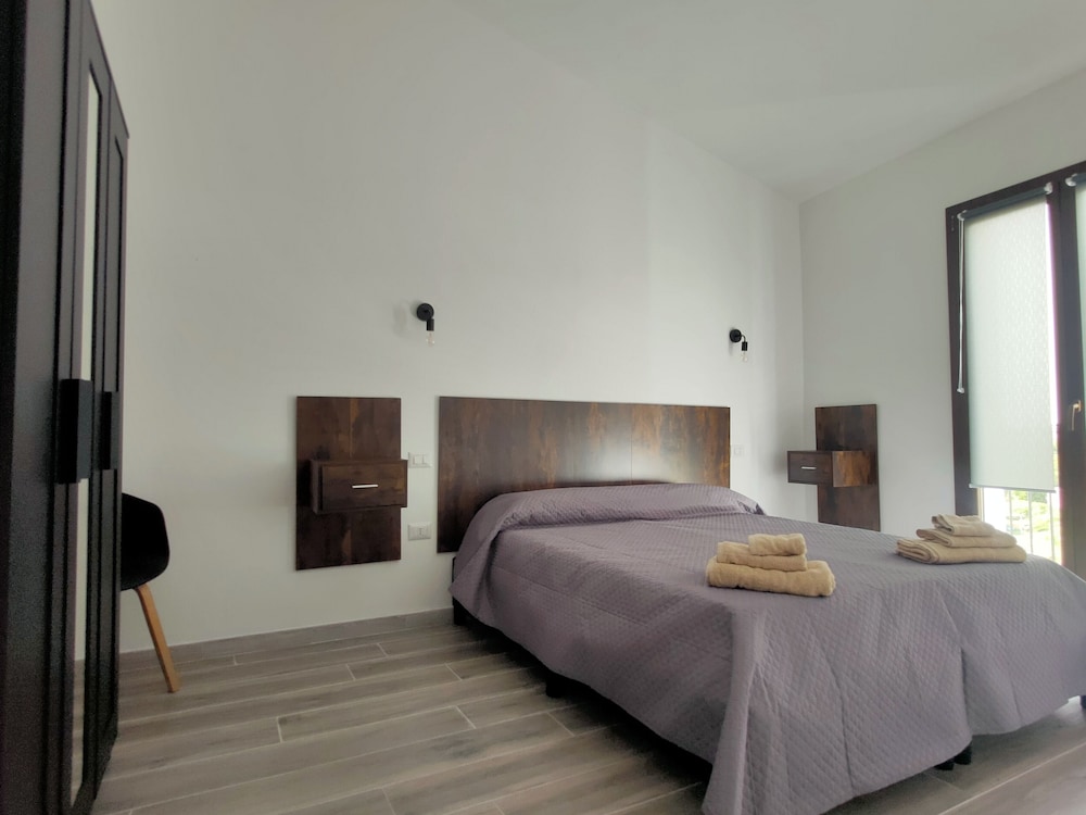 Suite Apartments Porto Pino I4mori photo 4