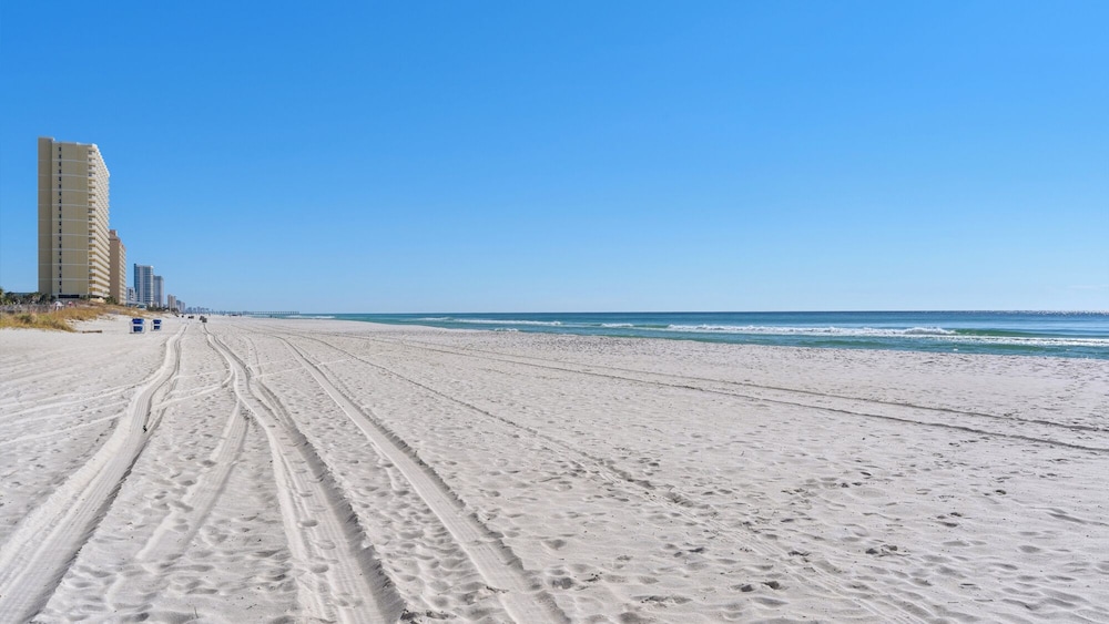 2BR Steps to Sand Pool, Near Pier Park + Free Attraction Tickets!