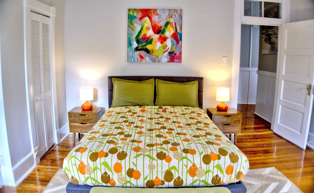 Beautiful Brick 2 Bedroom Home view 3