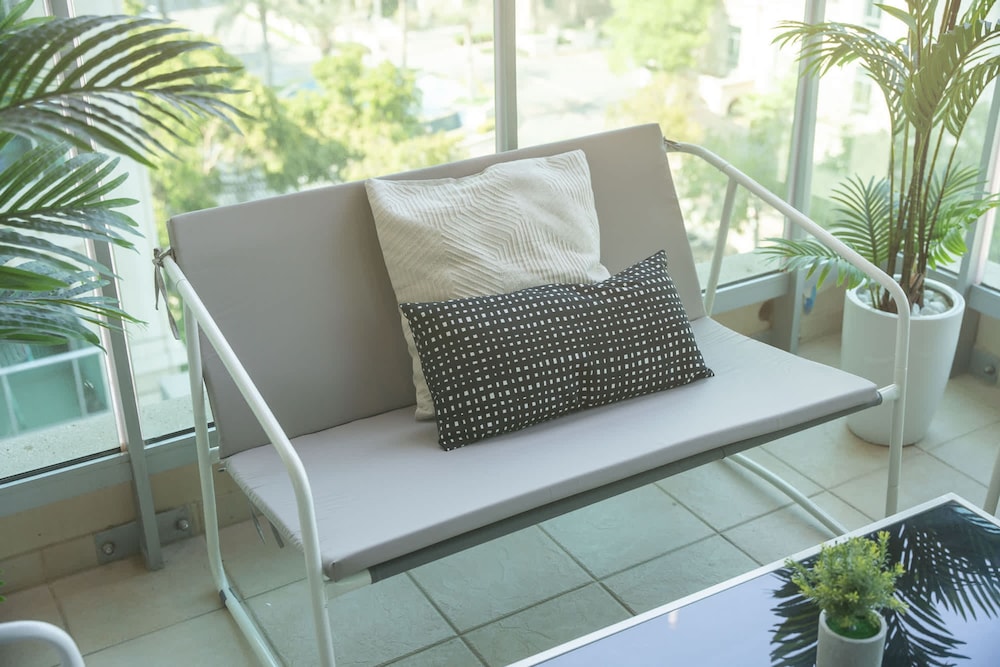Prime 2BR Near Marina Mall Tram