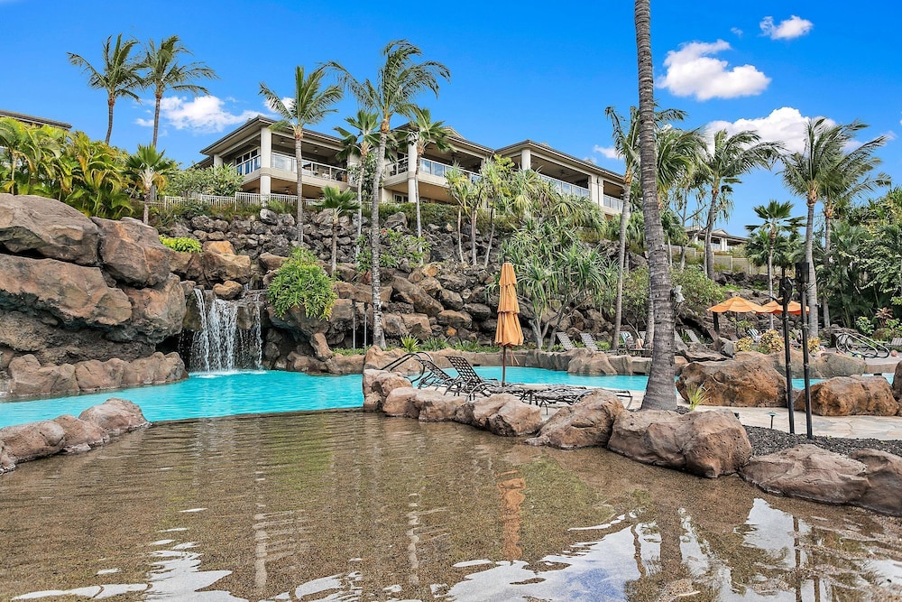 Luxurious Ho'olei 12-2, Lush View, Close to Pool, Sleeps 8 in Beds, Central AC!