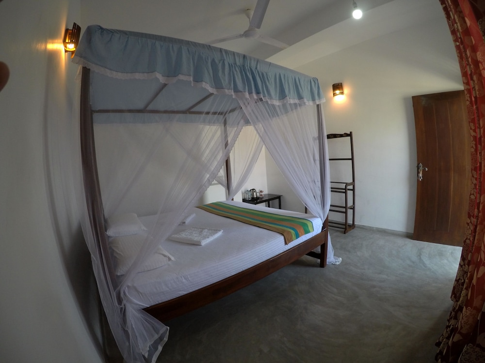 Dreamers Lodge - Hostel view 4