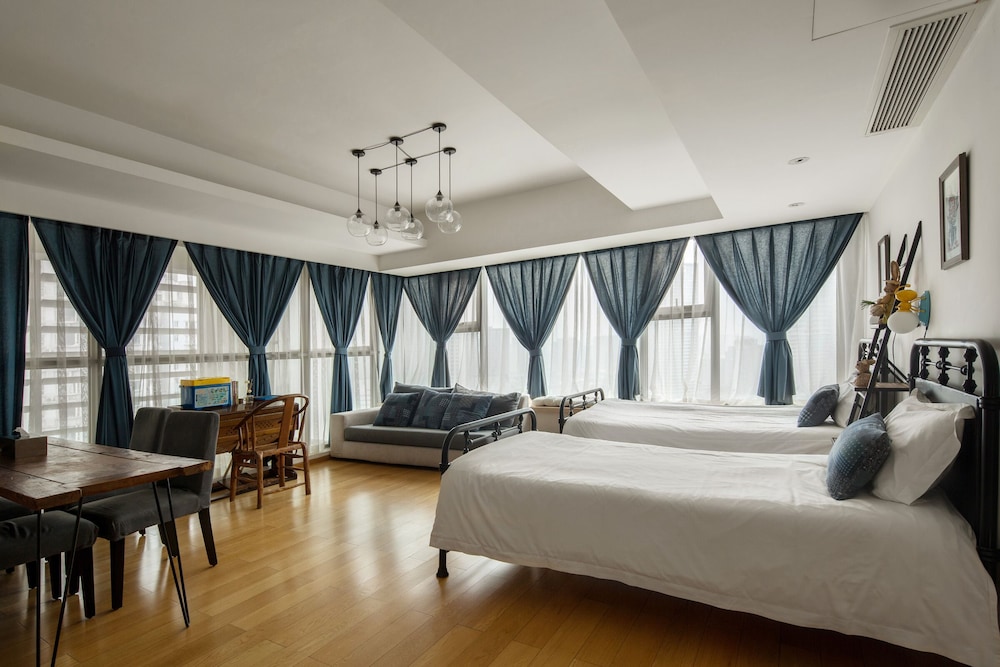 Chengdu Skyline International Apartment