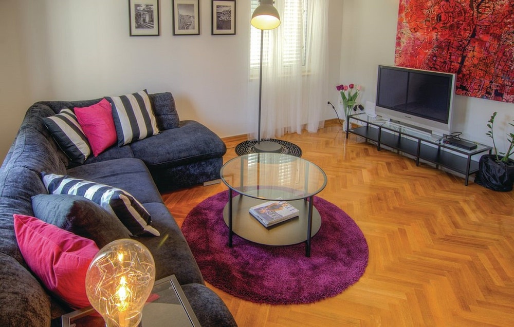 Apartment Luka