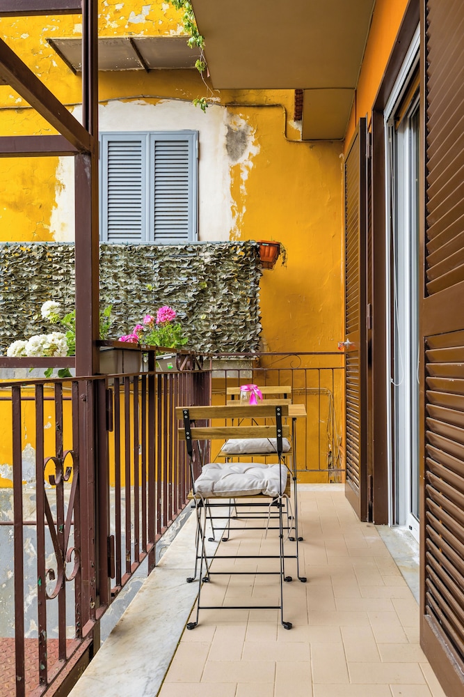 Domus Capodimonte Flat by Napoliapartments