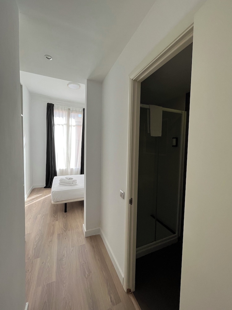 Apartamentos Express by gaiarooms