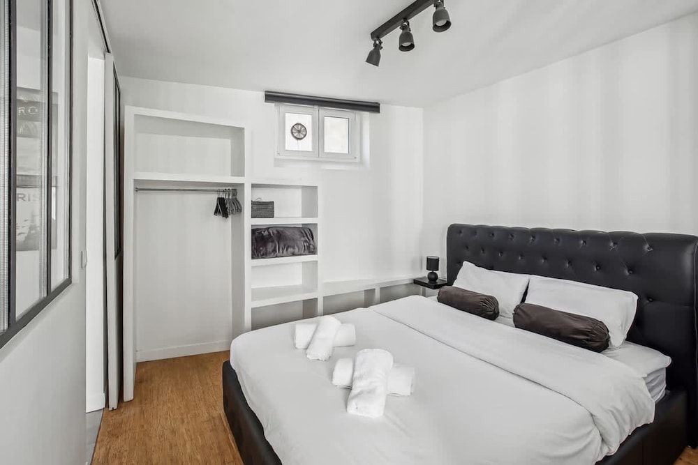 Studio at the Heart of the Marais Rue des Rosiers