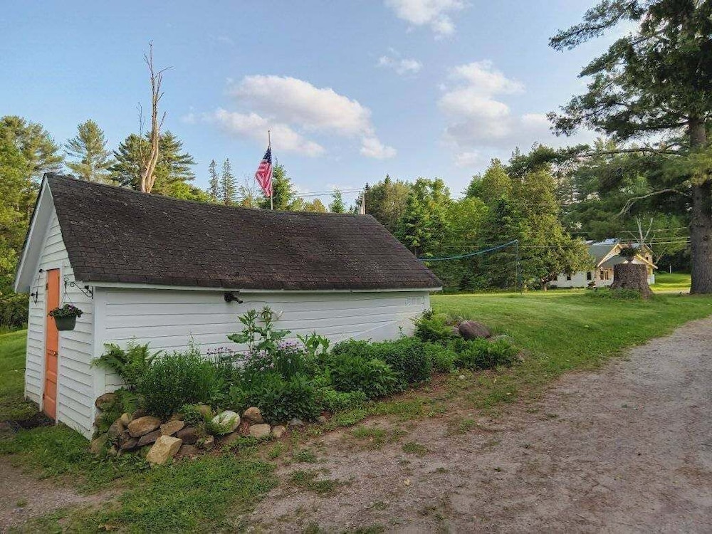10 Mi To Gore Mountain: Home In Adirondack Park 5 Bedroom Home