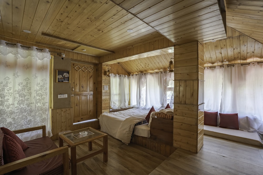 Tirthan Village Resort