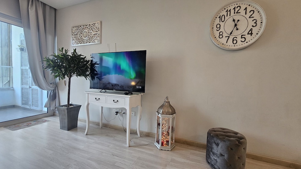 116 NIC 302b - Stay Armonia Central Suite