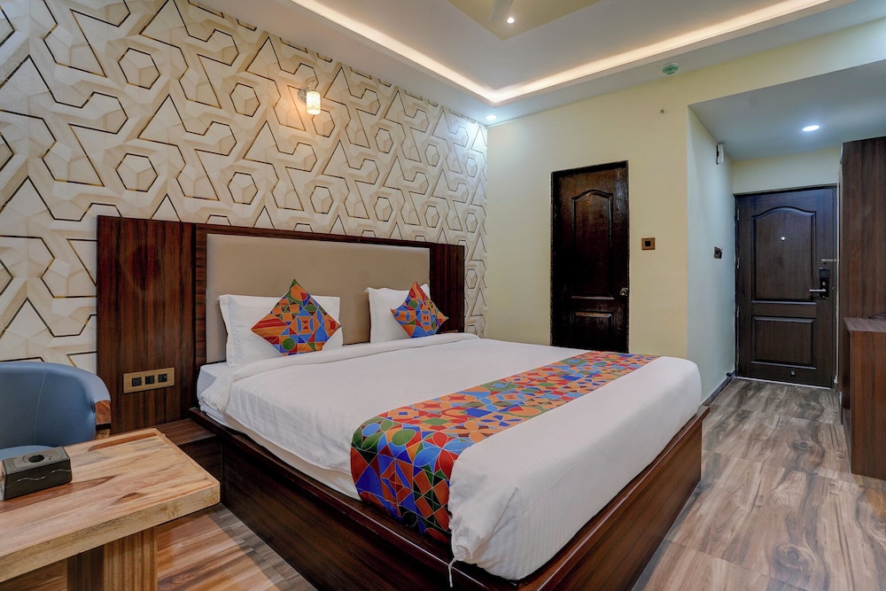 FabHotel Prime SN Blue