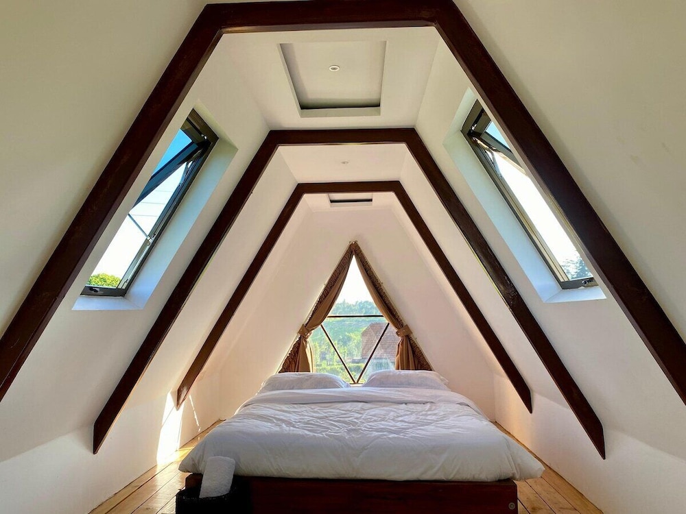 Villas n Lodges LTD