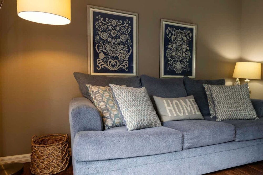 4BR Family Townhouse Steps to Disney