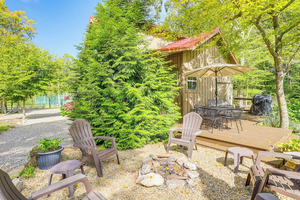 Hike, Leaf Peep & More: Sleek Cabin in Weaverville
