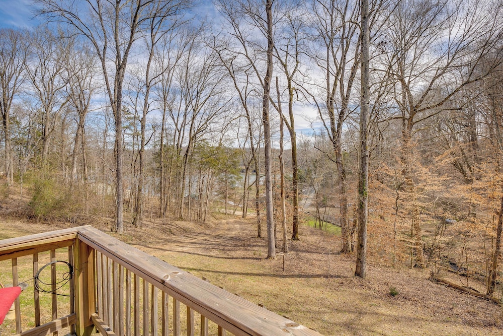 Peaceful Cabin at Lake Logan w/ Spacious Yard!