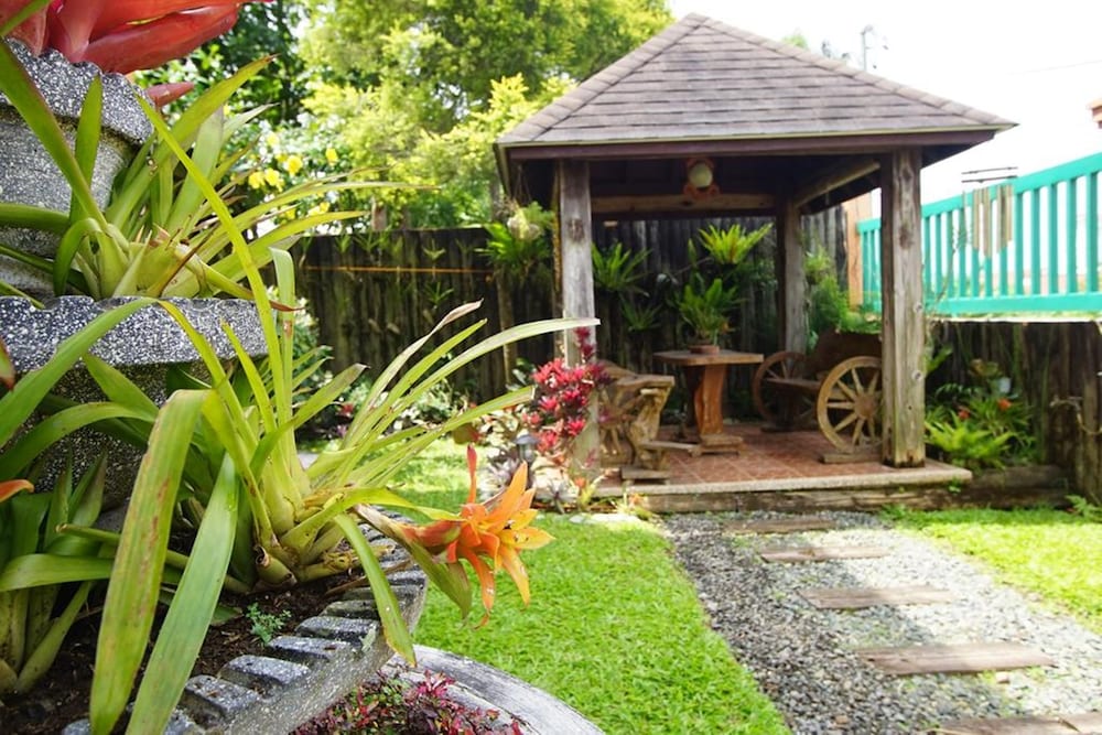 Charming Tagaytay Vacation Home