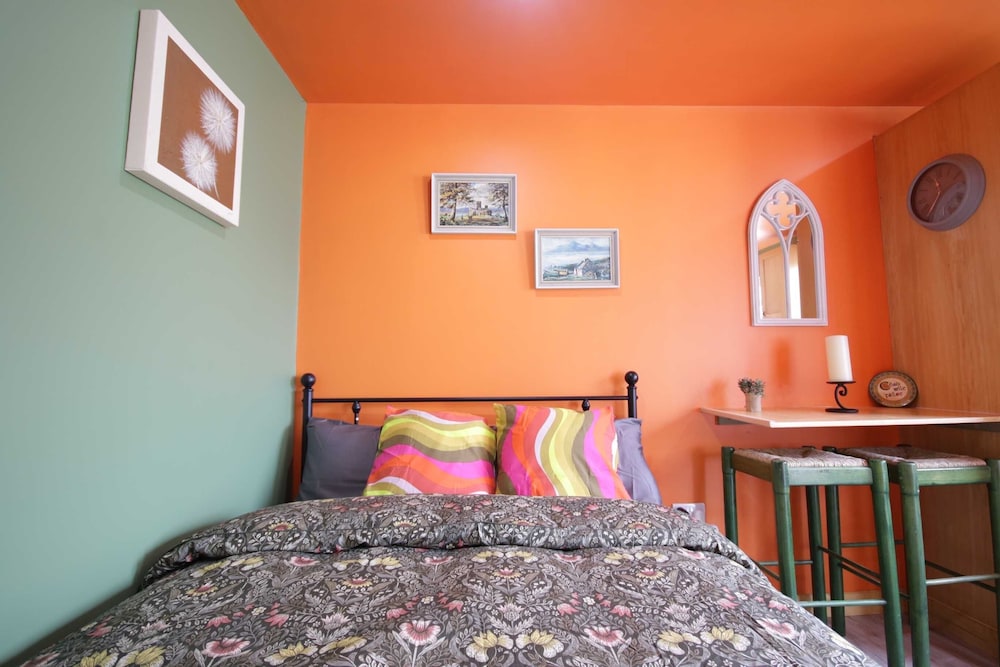 Georgias Gate Studio Cottage - Sleeps 4 & Pets Ok