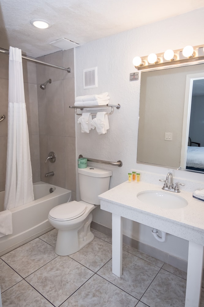 Altamonte Springs Vacations - Developer Inn Orlando North, a Baymont by Wyndham - Property Image 3