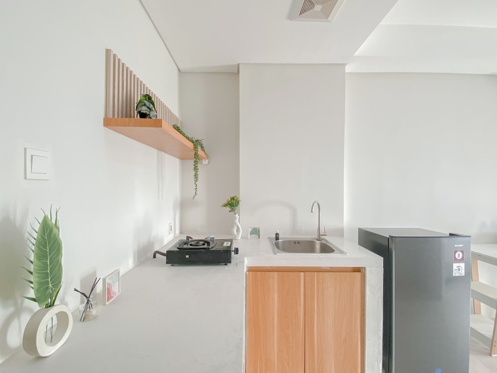 Cozy Studio Daan Mogot City Apartment