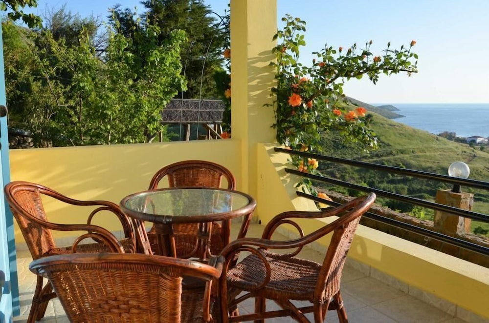 Dina Hotel