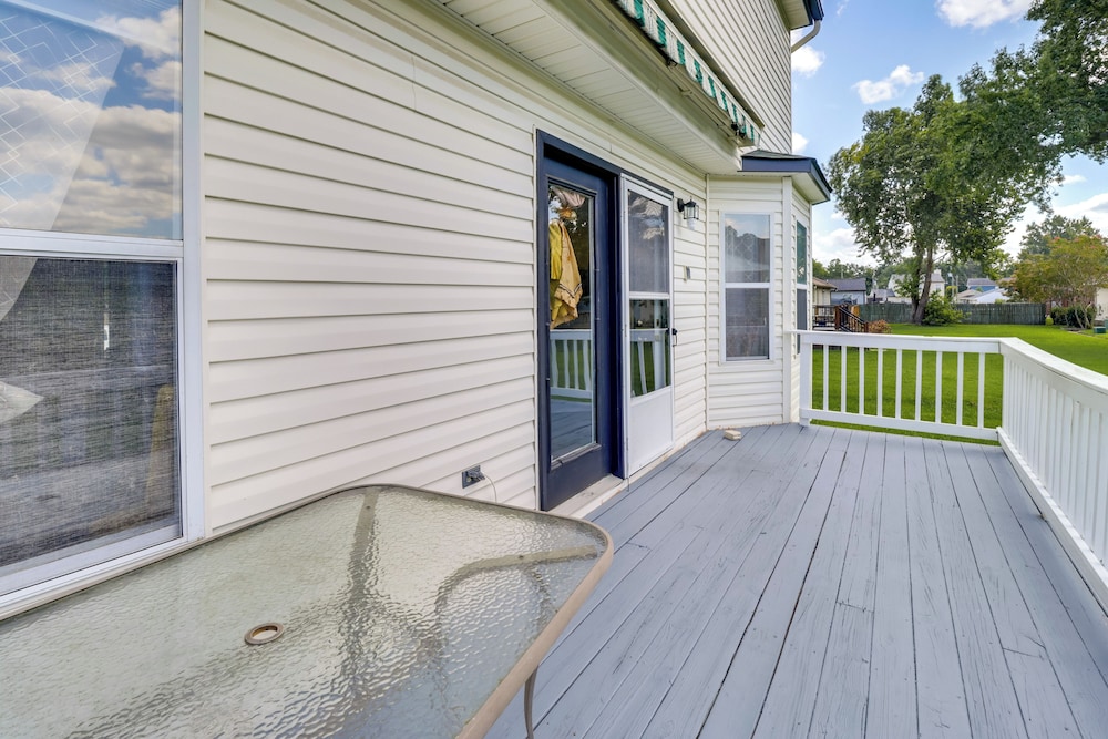 Spacious Home < 3 Mi to Hampton Coliseum!