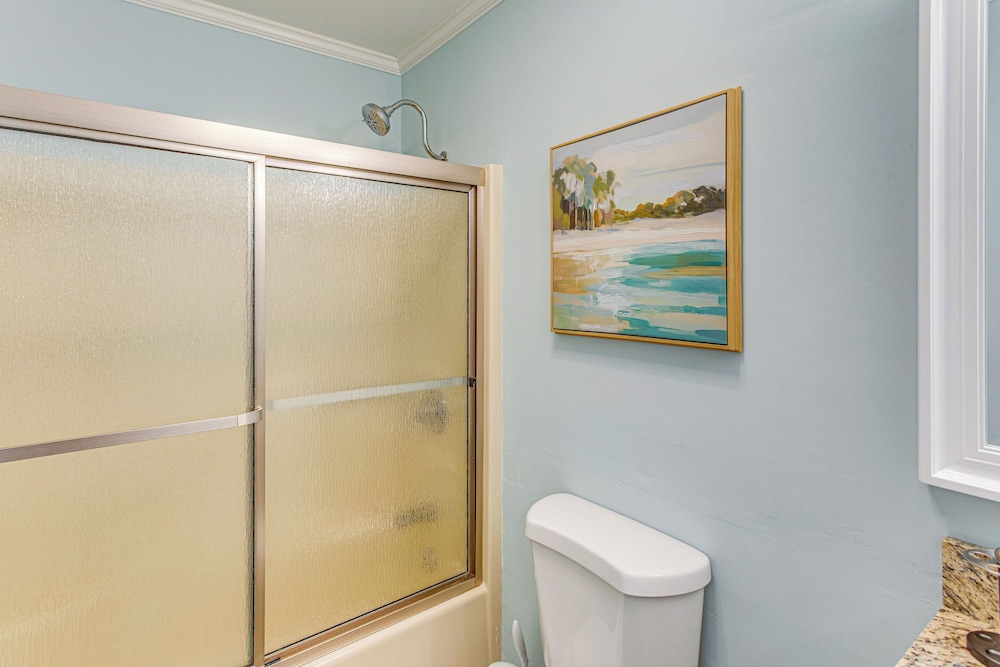 Beachfront Oasis w/ Pool Access in Surfside Beach!