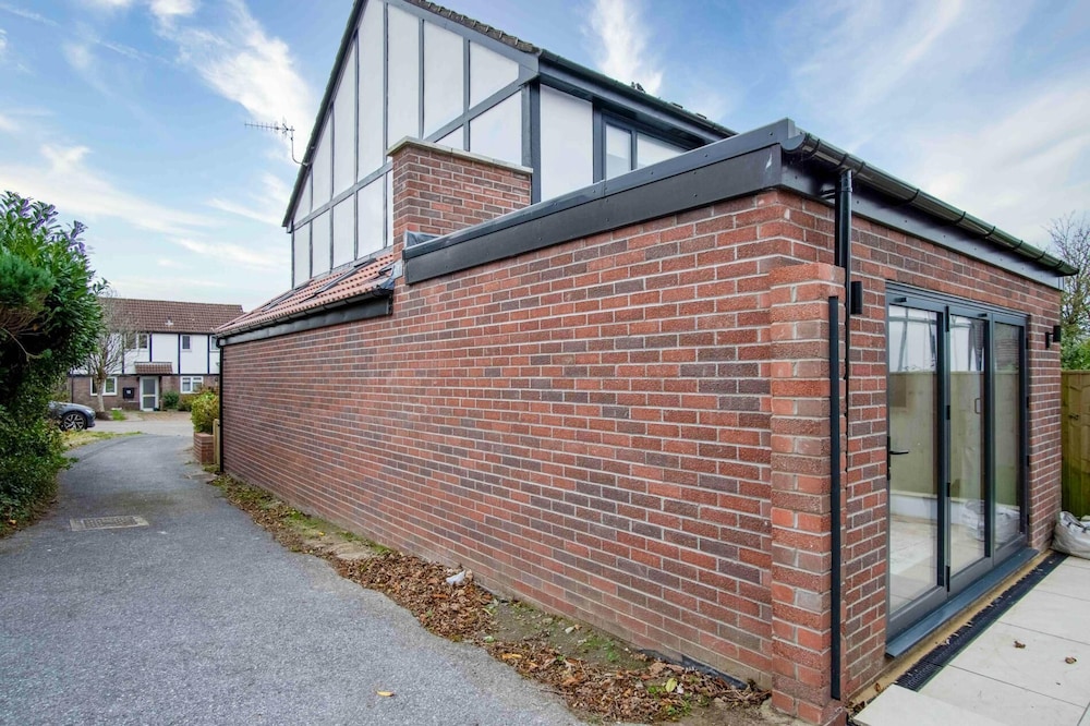 Hatherleigh Drive - 2 Bedroom House - Mumbles