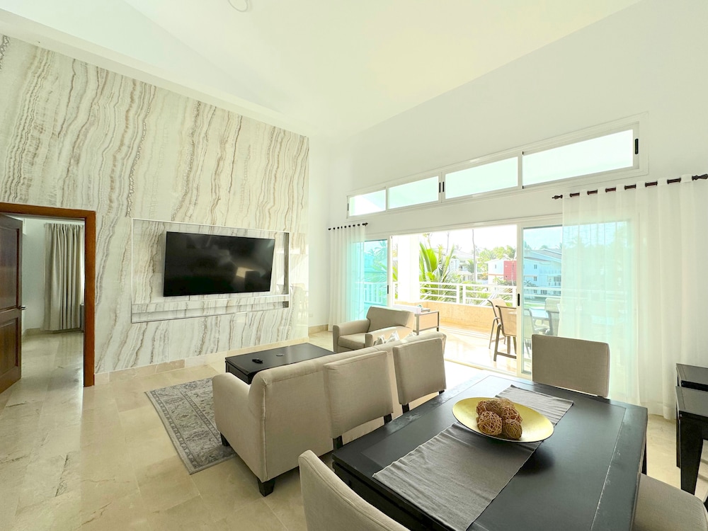 Playa Palmera Beach Front Apartments