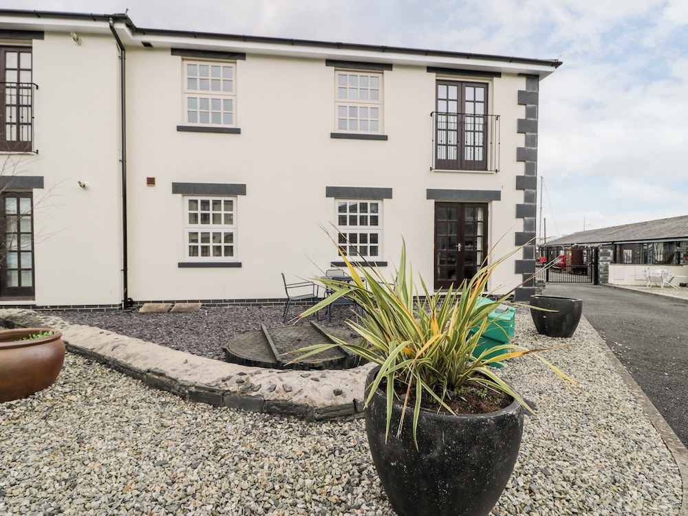 Whistle Stop Apartment